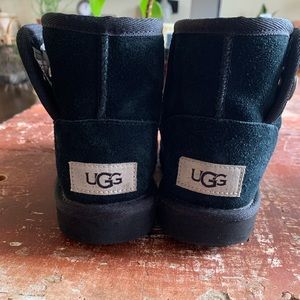 UGG Jona Boots